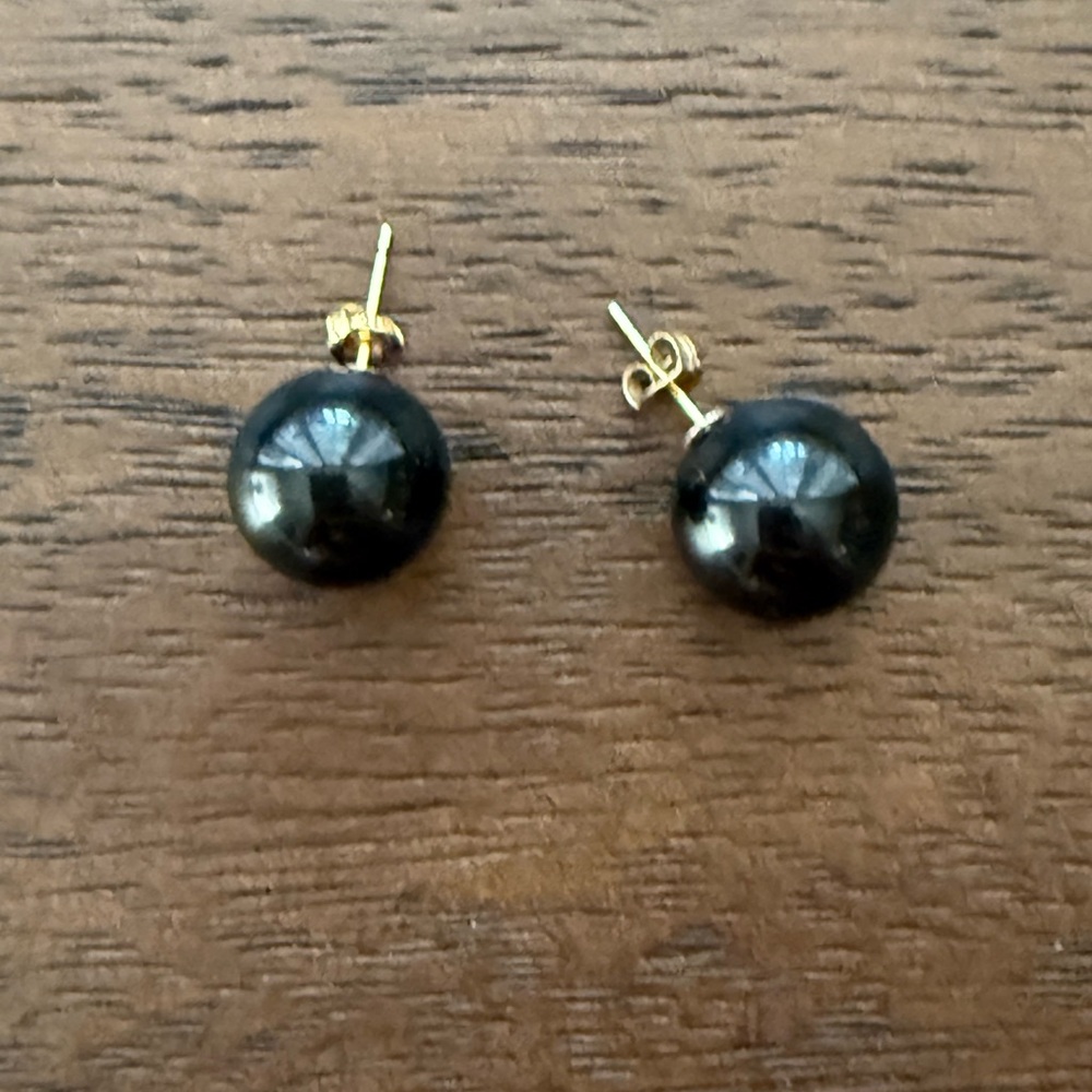 Solid 14K gold 11.8mm black onyx stud earrings - Picture 2 of 8